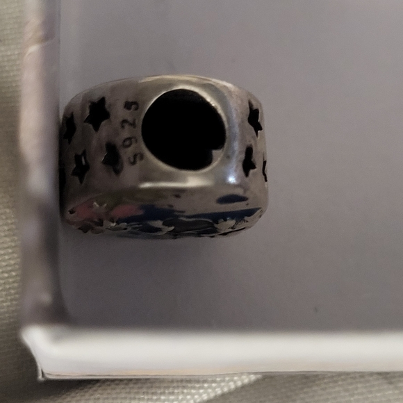 Happly ever after mickey n mini charm - Picture 3 of 3